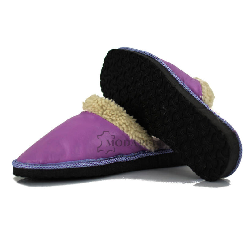 Women’s fur slippers from Kastoria