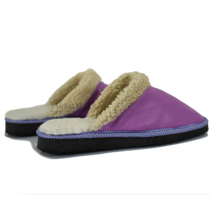 Women’s fur slippers from Kastoria