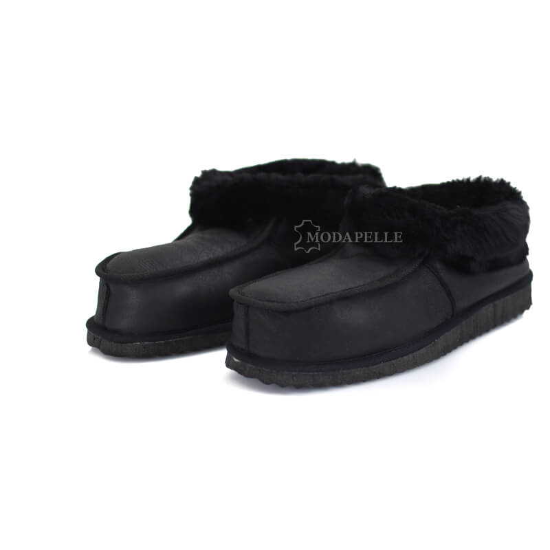 γούνινες παντόφλες Καστοριάς, κλειστές (πασούμια) σε μαύρο χρώμα