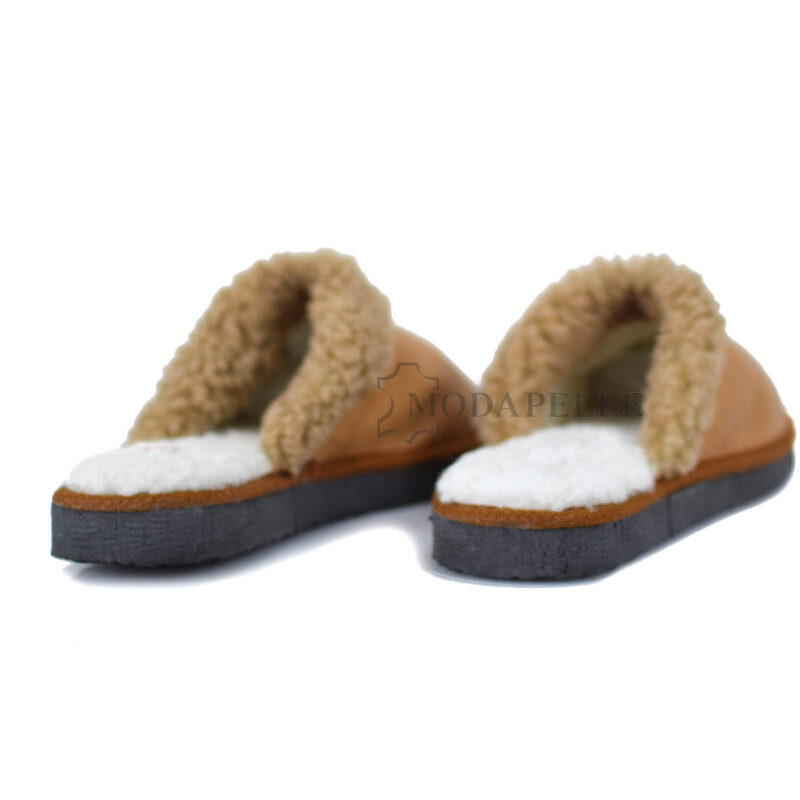 Women’s fur slippers from Kastoria