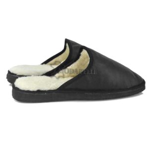 Men’s fur slippers from Kastoria