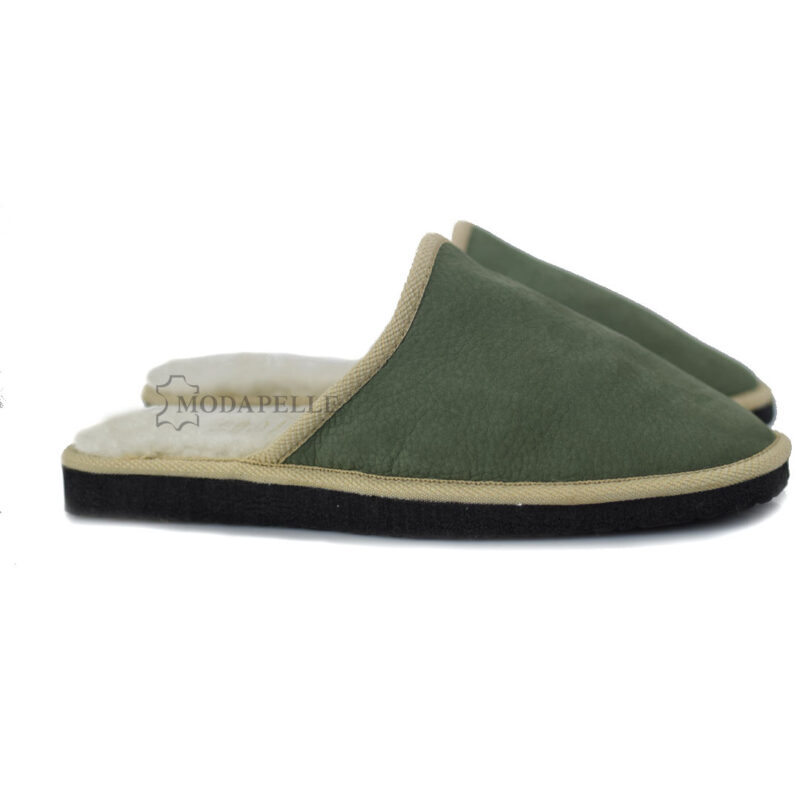 Men’s fur slippers from Kastoria