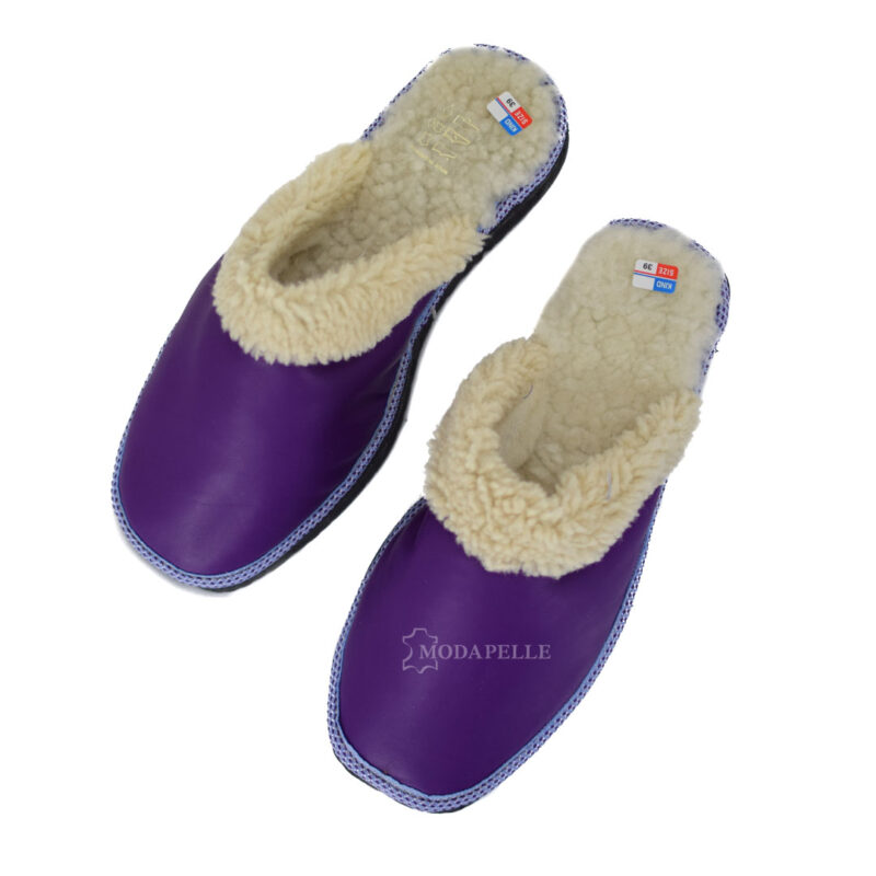 Women’s fur slippers from Kastoria