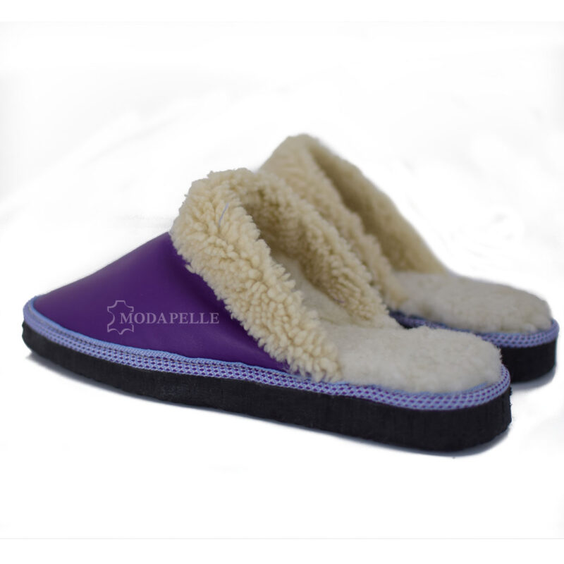 Women’s fur slippers from Kastoria