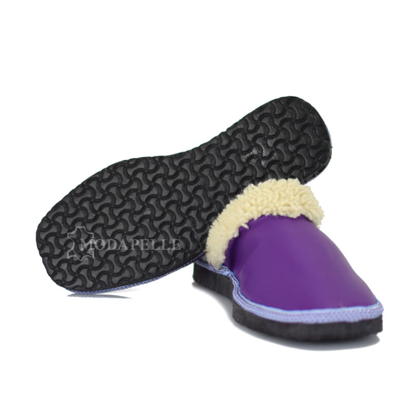 Women’s fur slippers from Kastoria