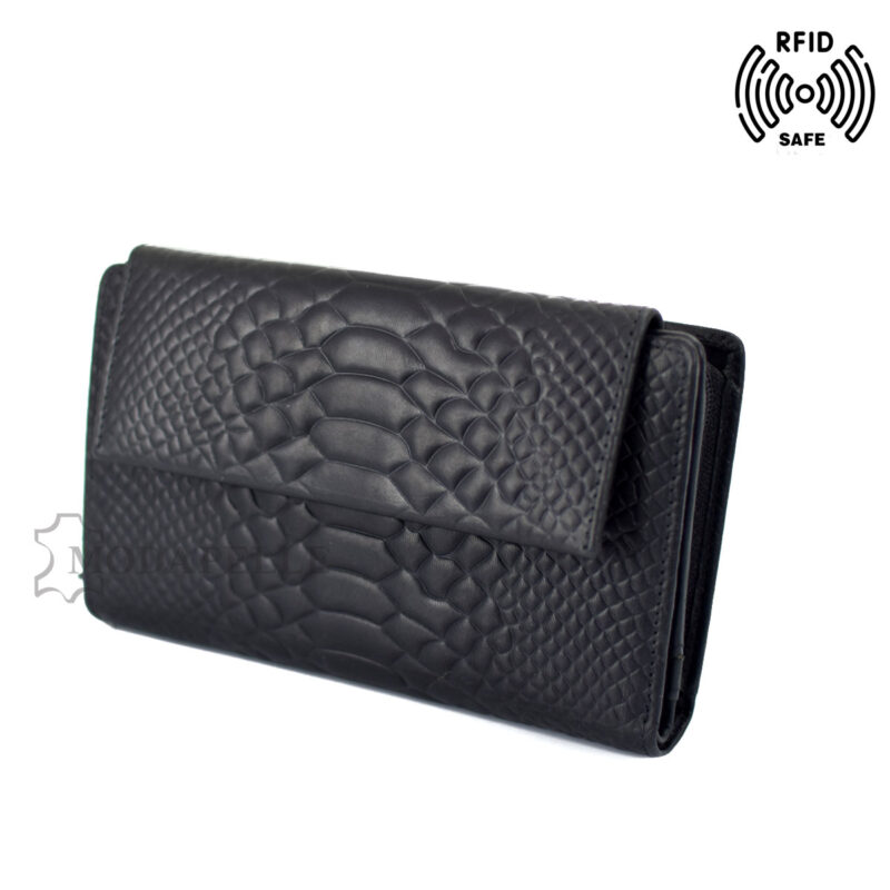 Women’s leather wallet