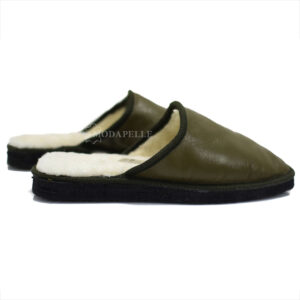 Men’s fur slippers from Kastoria