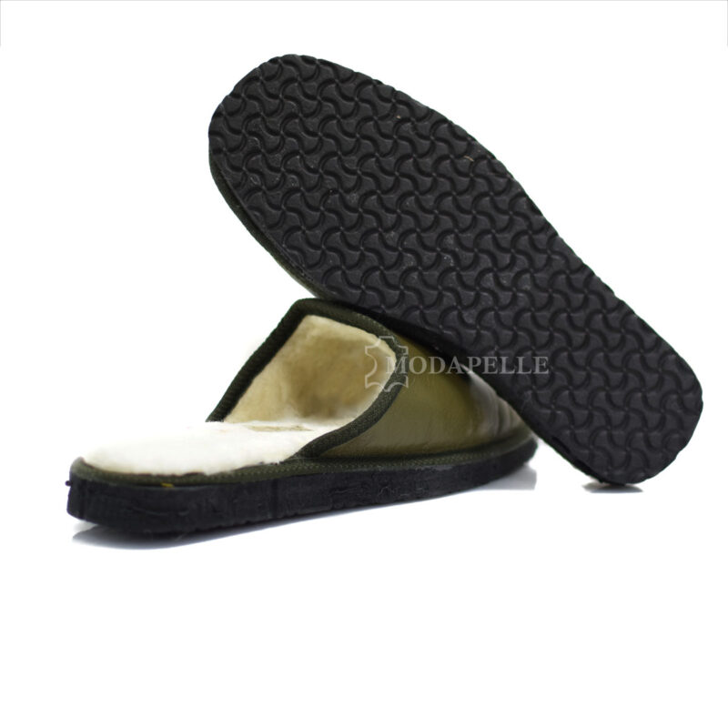 Men’s fur slippers from Kastoria