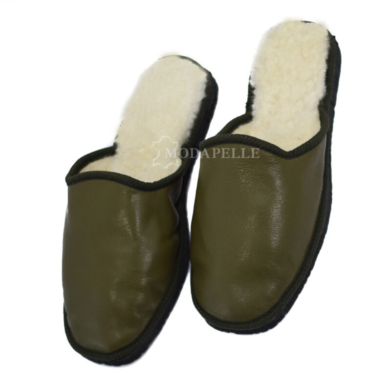 Men’s fur slippers from Kastoria