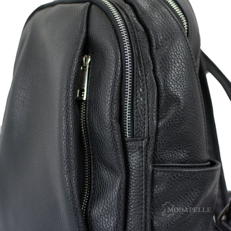 Leather backpack in black color - made in Italy