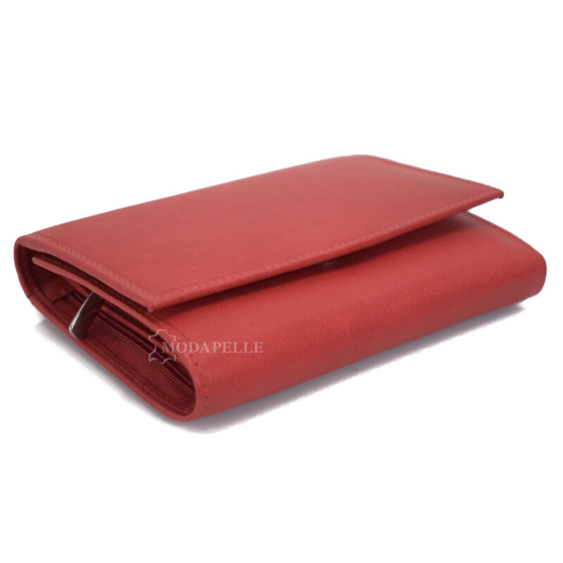 Women’s leather wallet in red color