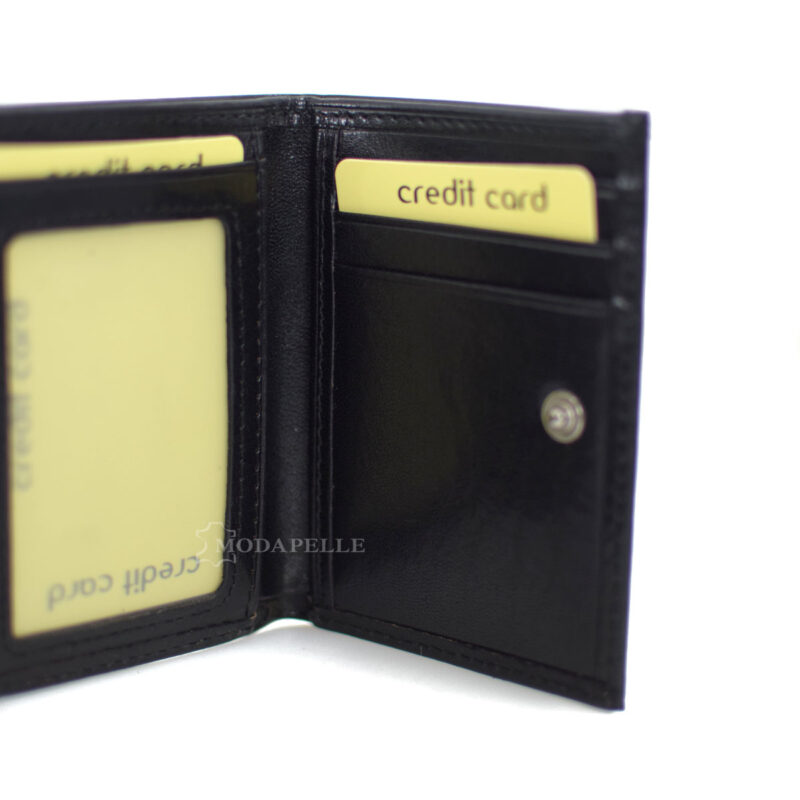 Leather wallet in black color