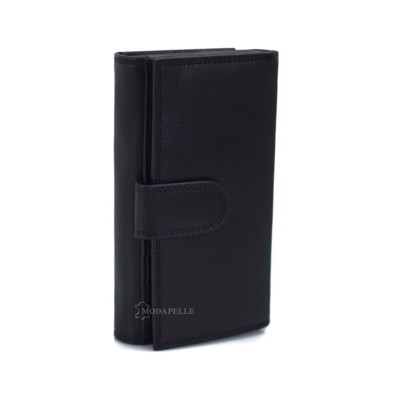 Women's leather wallet in black color