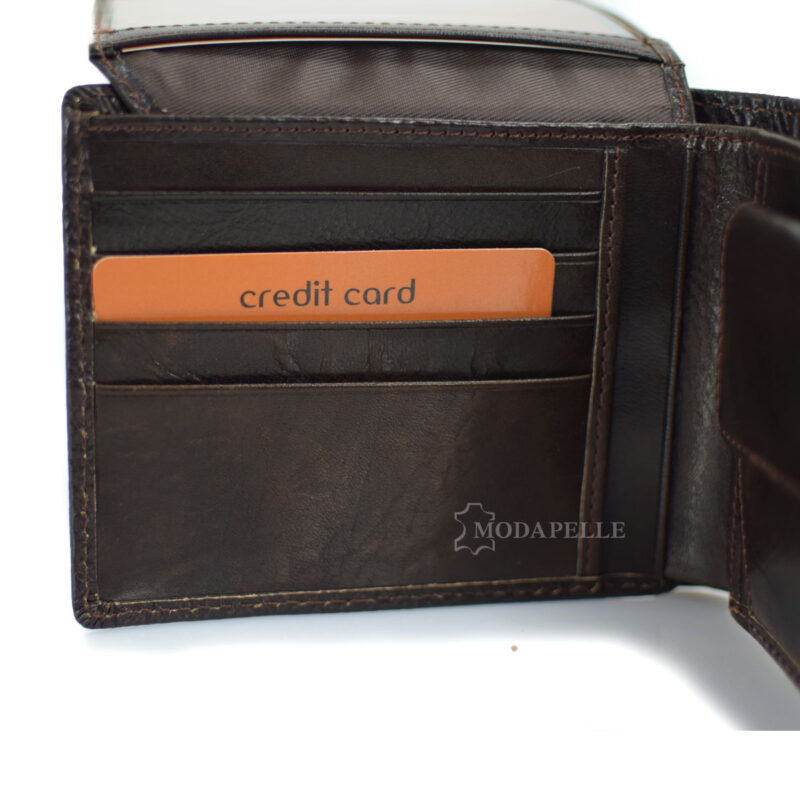 Men's leather wallet in brown color