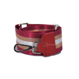 Adjustable bag strap, in red color. With silver metallic parts and leather finishes