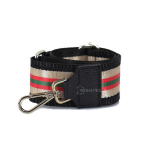 Adjustable bag strap, in red and green colors. With silver metallic parts and leather finishes