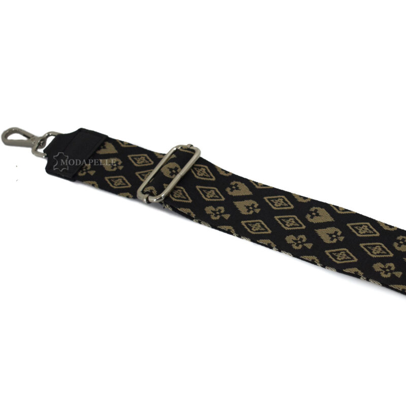 Adjustable bag strap, in black color. With silver metallic parts and leather finishes